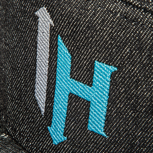 FLAT EMBROIDERY WITH DIAGONAL STITCH